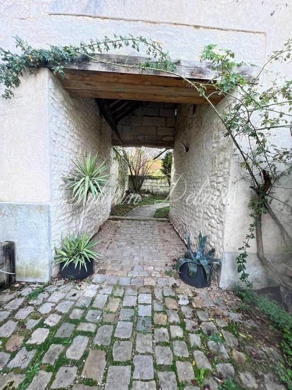 Demeure - 2 000 m² - 25 pièces