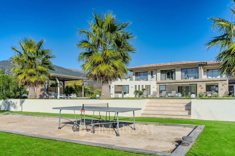 Villa - 275 m² - 7 pièces