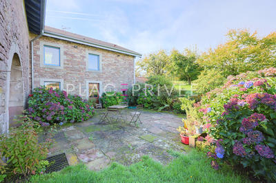 Maison - 300 m² - 12 pièces