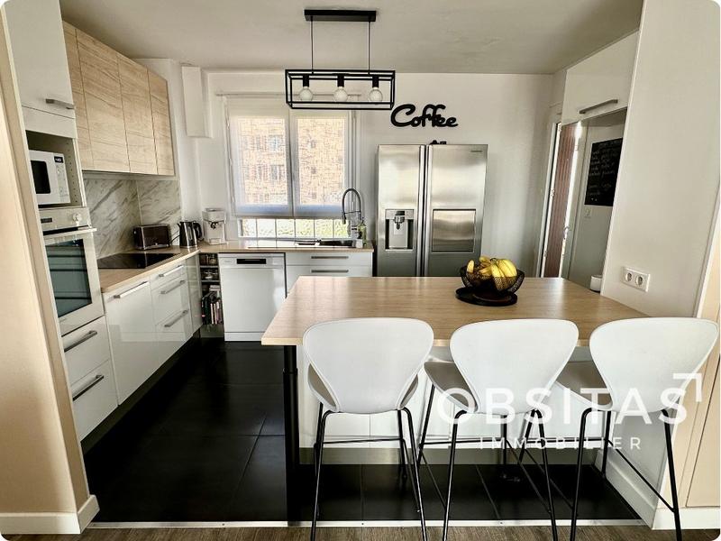 Appartement - 102 m² - 4 pièces