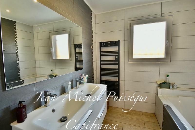 Maison - 230 m² - 8 pièces