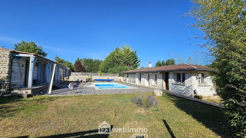 Maison - 232 m² - 10 pièces