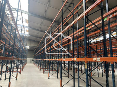 Entrepôt - 3 000 m²