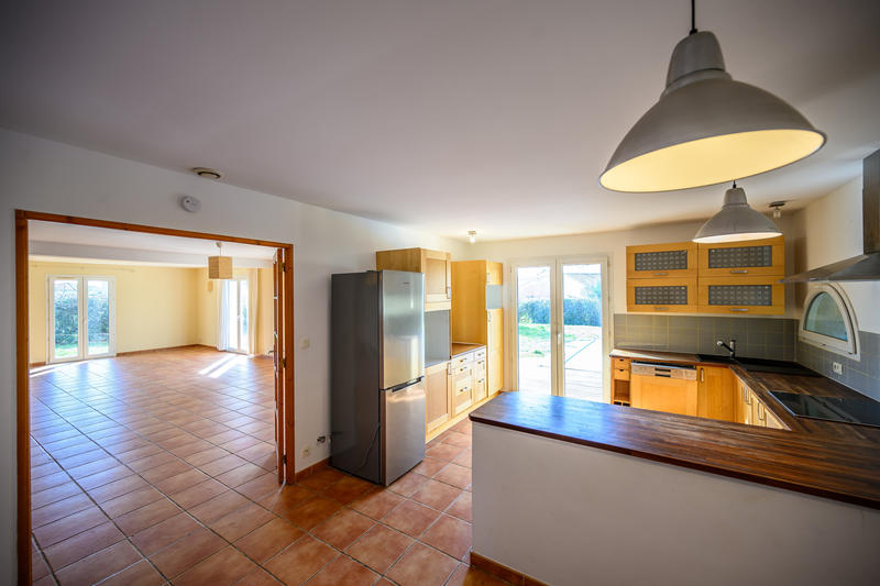 Maison - 234 m² - 7 pièces