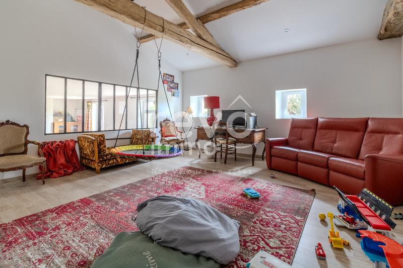 Maison - 215 m² - 6 pièces