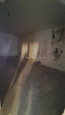 Maison - 212 m² - 3 pièces