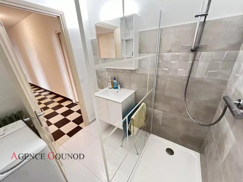 Appartement - 83 m² - 3 pièces