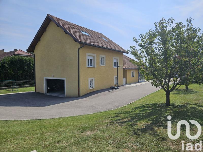 Maison - 200 m² - 9 pièces