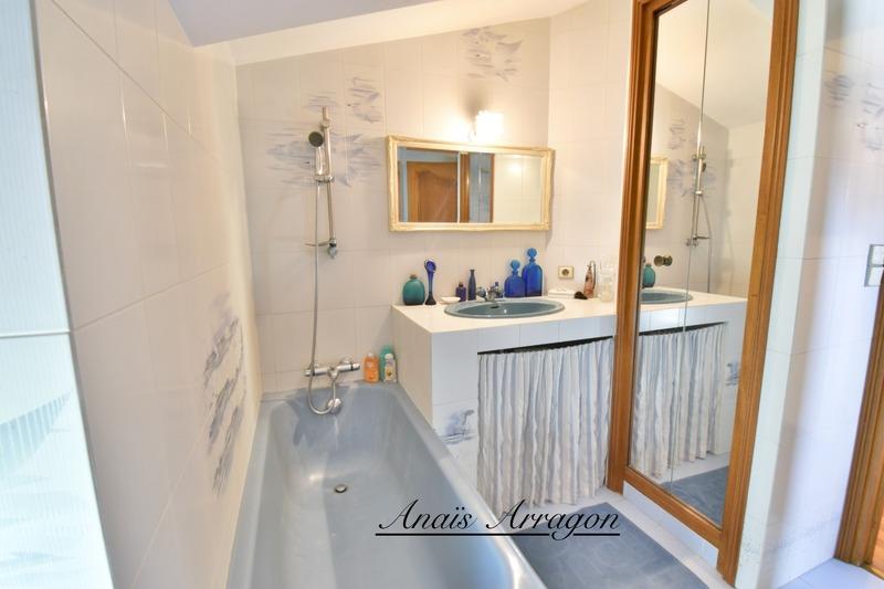 Villa - 275 m² - 6 pièces