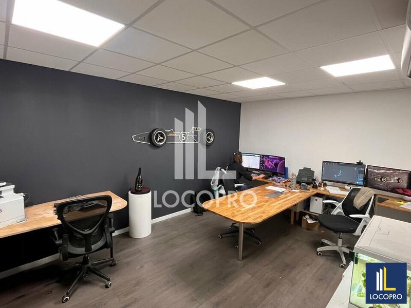 Local d'activité / Entrepôt - 405 m²