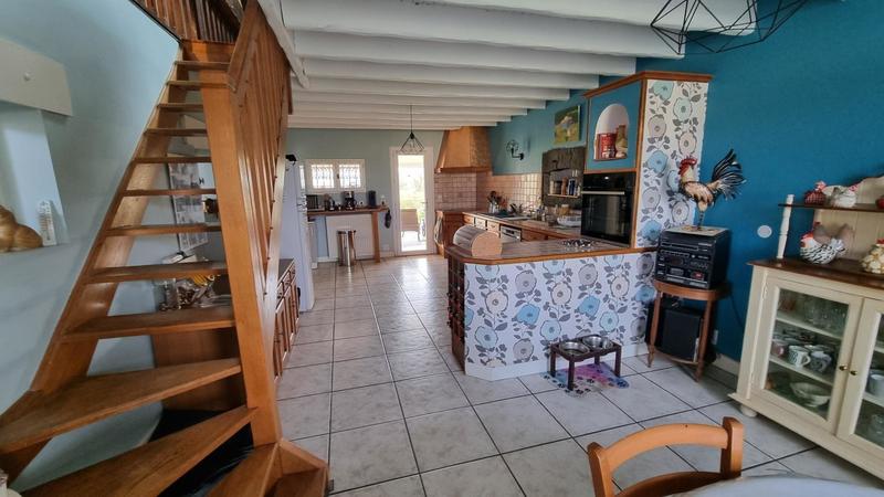 Maison - 235 m² - 8 pièces