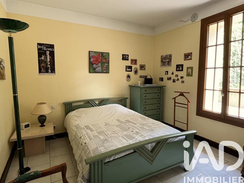 Maison - 221 m² - 7 pièces