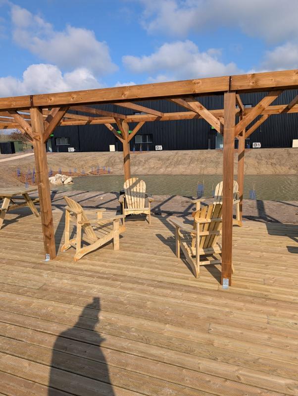 Local d'activité / Entrepôt - 225 m² - 4 pièces