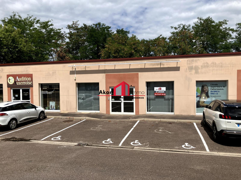 Local commercial - 115 m² - 4 pièces