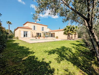 Villa - 196 m² - 6 pièces