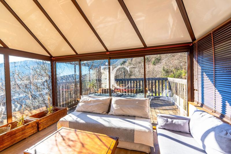 Propriété - 296 m² - 14 pièces