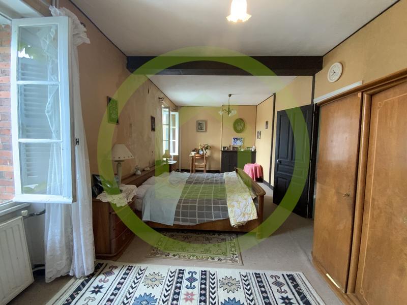 Maison - 185 m² - 8 pièces