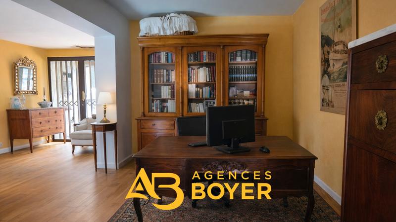 Maison - 304 m² - 8 pièces