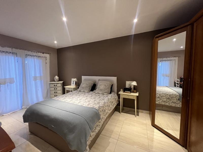 Maison - 206 m² - 3 pièces