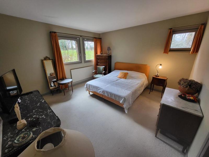 Maison - 300 m² - 11 pièces