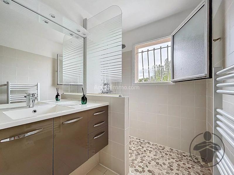 Maison - 97 m² - 4 pièces