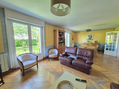 Maison - 163 m² - 8 pièces