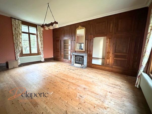 Maison - 242 m² - 7 pièces