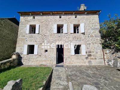 Maison - 94 m² - 5 pièces