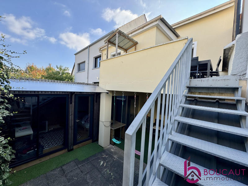 Maison - 104 m² - 4 pièces