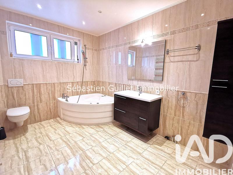 Maison - 156 m² - 7 pièces