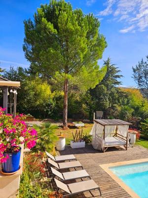 Maison - 181 m² - 7 pièces