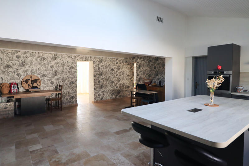 Maison - 247 m² - 10 pièces