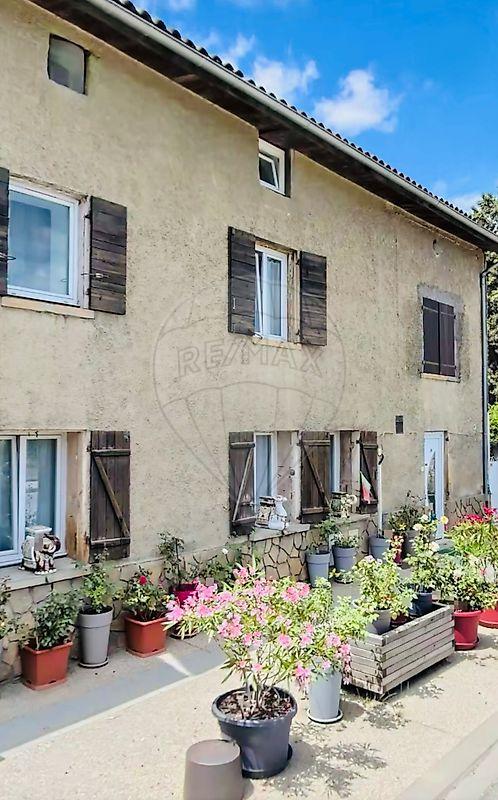 Maison - 140 m² - 6 pièces