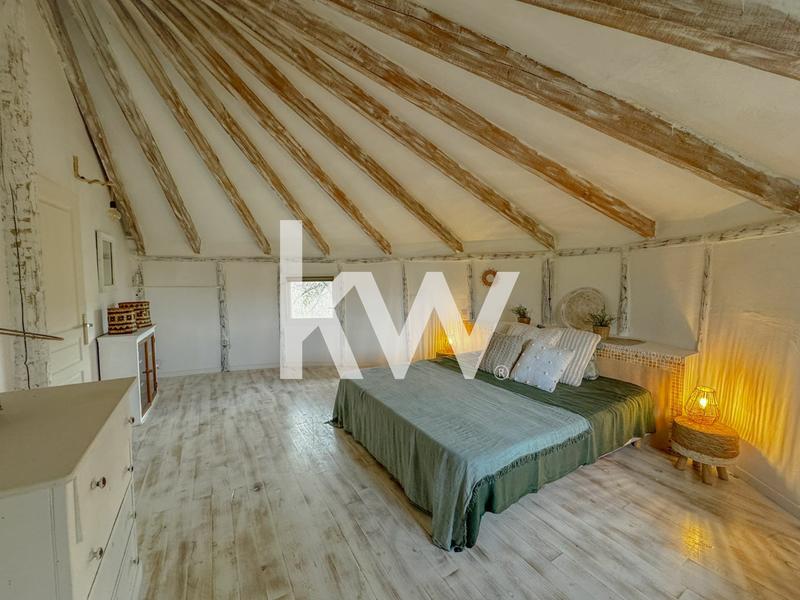 Propriété - 166 m² - 9 pièces