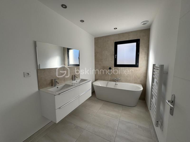 Maison - 101 m² - 5 pièces