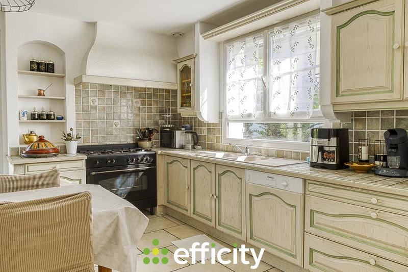 Maison - 215 m² - 7 pièces