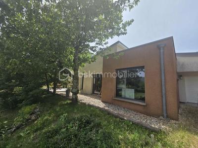 Maison - 102 m² - 5 pièces