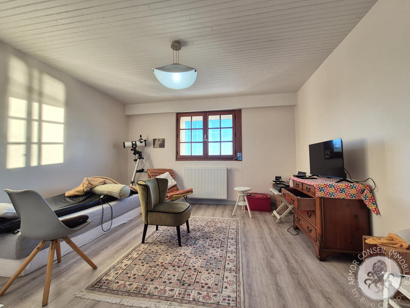 Maison - 240 m² - 8 pièces