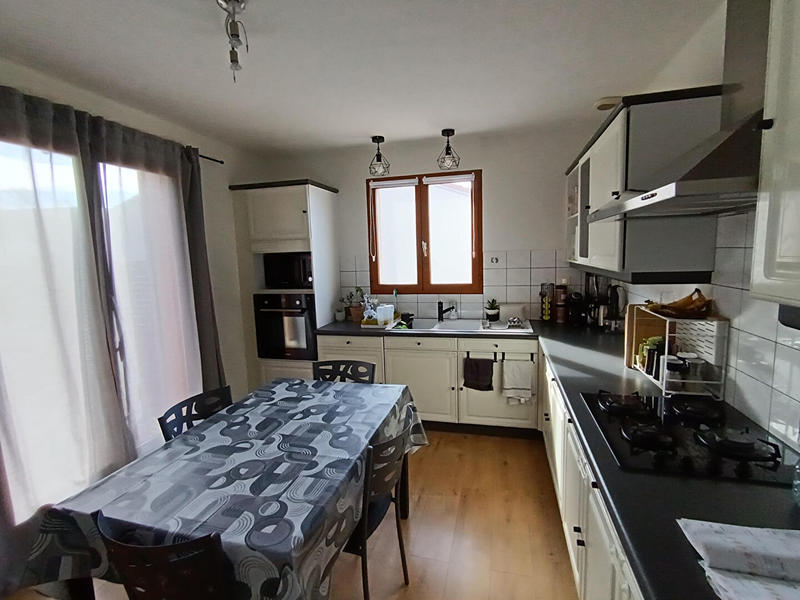 Maison - 94 m² - 5 pièces