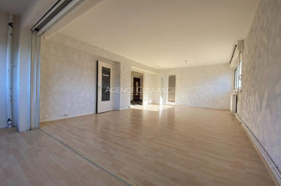 Appartement - 92 m² - 4 pièces