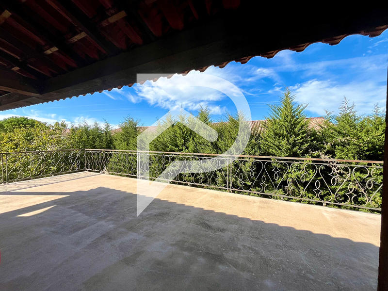 Villa - 243 m² - 5 pièces