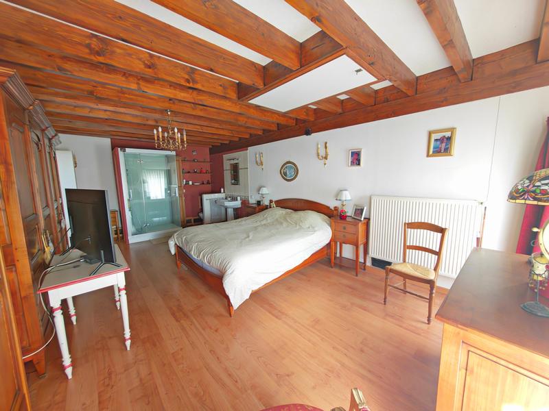 Longère - 418 m² - 14 pièces