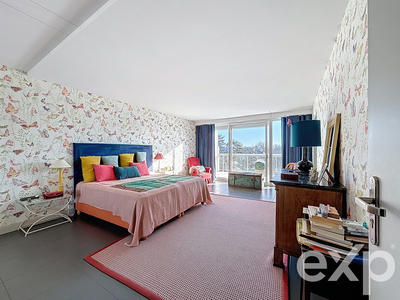 Appartement - 220 m² - 5 pièces