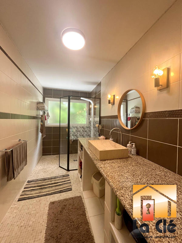 Maison contemporaine - 167 m² - 5 pièces