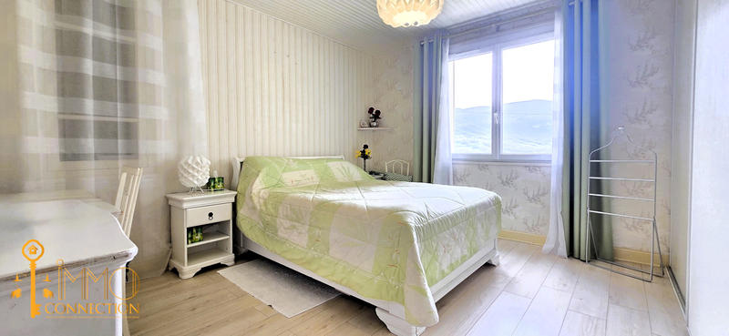 Maison - 180 m² - 5 pièces