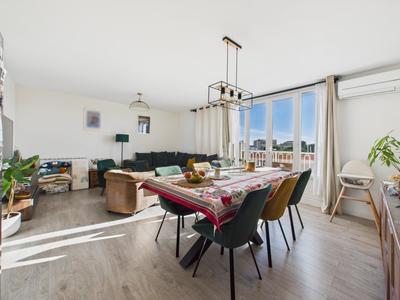 Appartement - 75 m² - 5 pièces