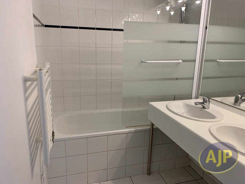 Appartement - 79 m² - 4 pièces