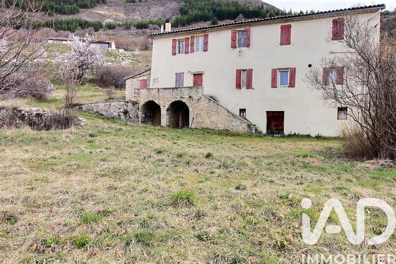 Maison - 238 m² - 6 pièces