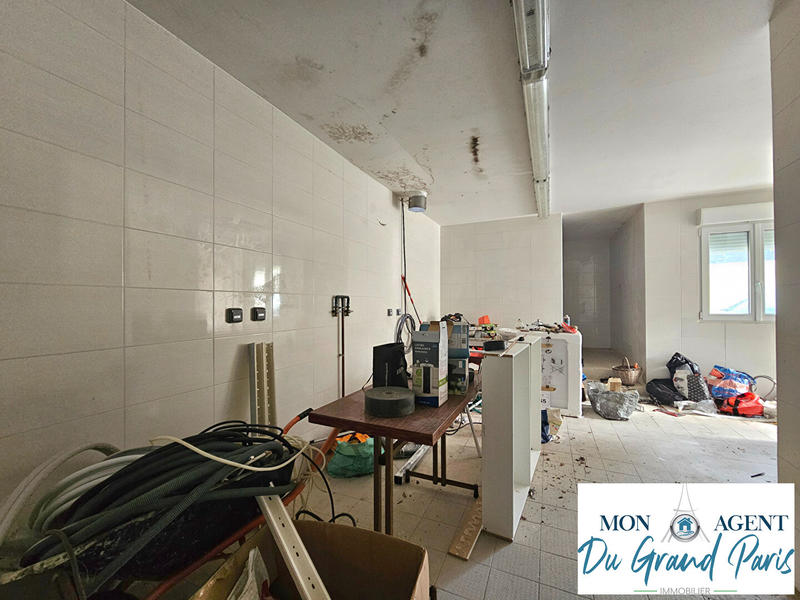 Local commercial - 120 m² - 4 pièces