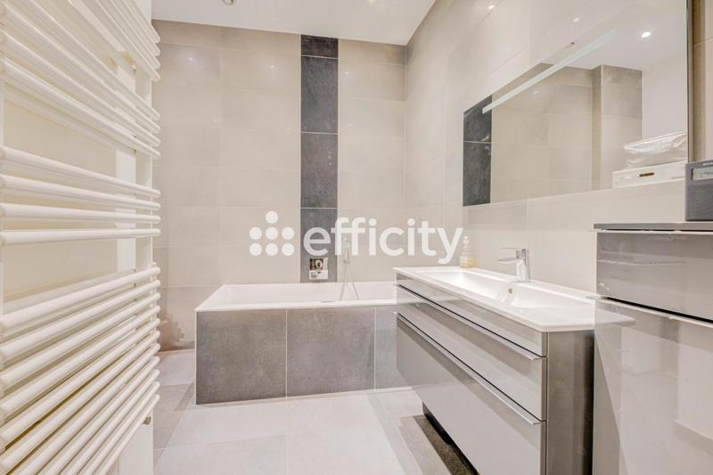 Appartement - 123 m² - 5 pièces